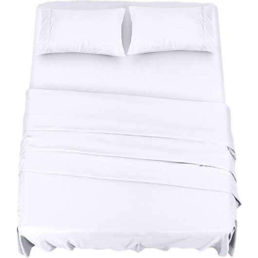 Polyester Microfiber Bedding Set (4 Pieces, White) - 1 Fitted Sheet 150x200cm, 1 Flat Sheet 266x259cm and 2 Pillowcases 50x75cm